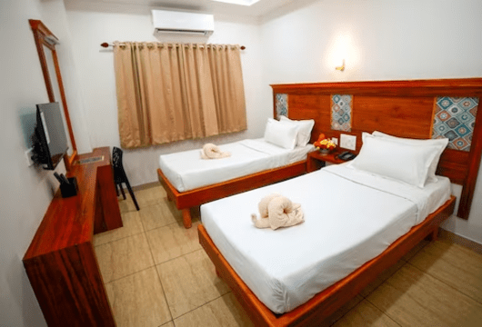 1 Night 2Days Living Chola Marvels Tour Package From Chennai!